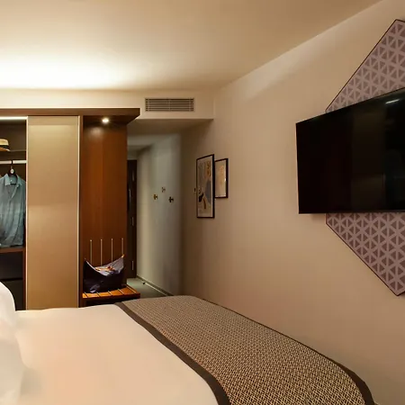 Hotel Indigo Granvia Plaza Espana, An Ihg