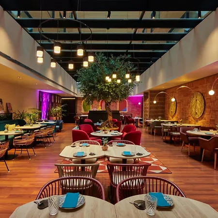 Indigo Granvia Plaza Espana, An Ihg Szálloda 4*